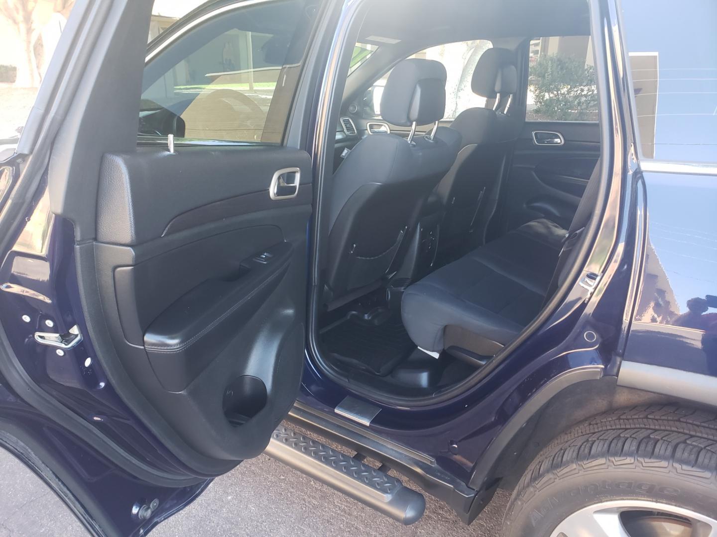 2014 /black Jeep Grand Cherokee laredo (1C4RJFAGXEC) with an 3.6L V6 DOHC 24V engine, 8 speed 4x4 transmission, located at 323 E Dunlap Ave., Phoenix, AZ, 85020, (602) 331-9000, 33.567677, -112.069000 - 2014 Jeep Grand Cherokee Laredo,......EXCELLENT condition,...... Ice Cold A/C front and rear, Clean Black interior with black cloth seats in near perfect condition, New brakes, Tune up, Touch scrren Stereo/CD player, satellite compatible, Phone sync, Bluetooth, This suv is gorgeous inside and out, I - Photo#10